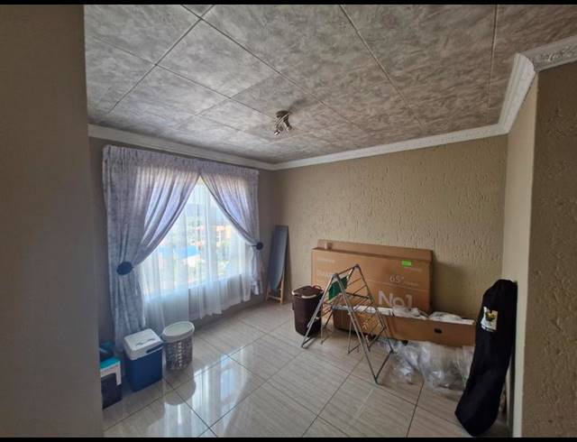 2 BEDROOM APARTMENT FOR SALE IN WINCHESTER HILLS